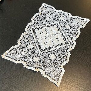 Vintage Antique White Bobbin Thread Lace Handmade Doily